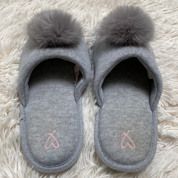 🎉HP🎉 Victoria’s Secret Pompom Slippers 💗 Gray - Picture 4 of 12